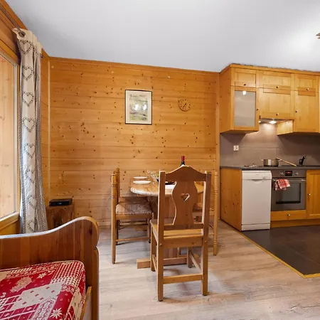 Apartment Le Petit Savoyard - Chl404 By Interhome *