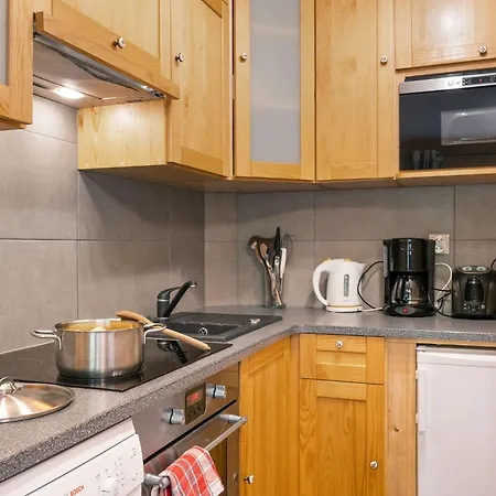 Apartment Le Petit Savoyard - Chl404 By Interhome *